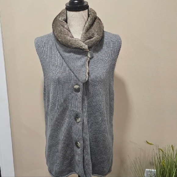 J JILL gray cotton blend  Sweater Vest with Faux Fur Collar - Picture 4 of 9